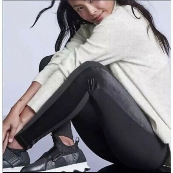 Athleta Metro Velvet Tux Leggings Mid Waisted Black Stripe Gym Fitness Yoga XS - Picture 2 of 7